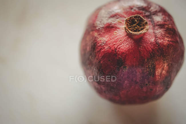 Fleshy fruit ripe pomegranate — Stock Photo
