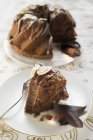 Gugelhupf with whisky and almonds — Stock Photo