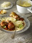 Spaghetti pasta with meatballs — Stock Photo