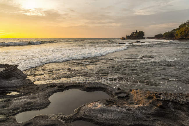 Tanah Lot temple — Stock Photo