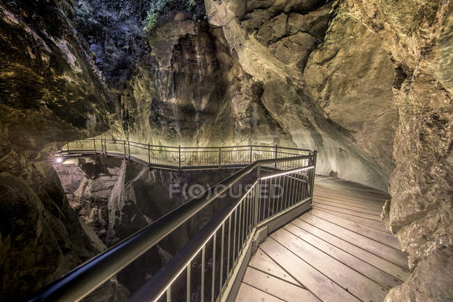 Orrido, Gorge de la rivière Pioverna, village de Bellano, Lac de Côme, Lombardie, Italie, Europe — Photo de stock