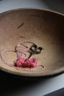 Antique scissors and string — Stock Photo