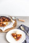 Apple Tarte Tatin and vanilla ice-cream — Stock Photo